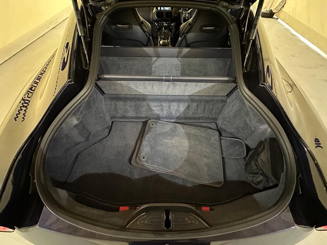Aston Martin Vantage MV20UZG