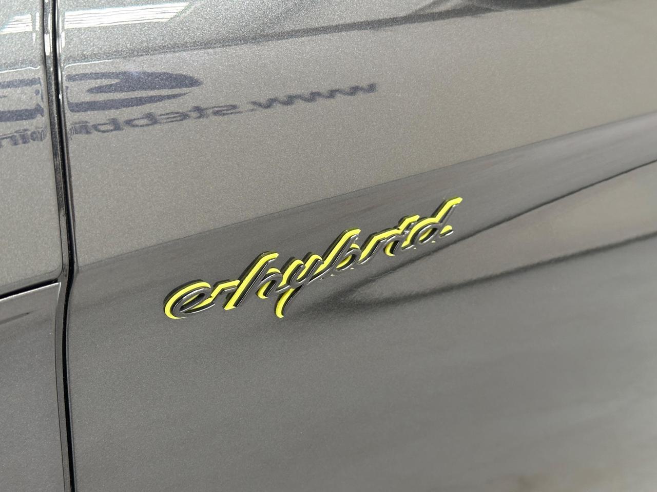 Porsche Panamera LN69UYK