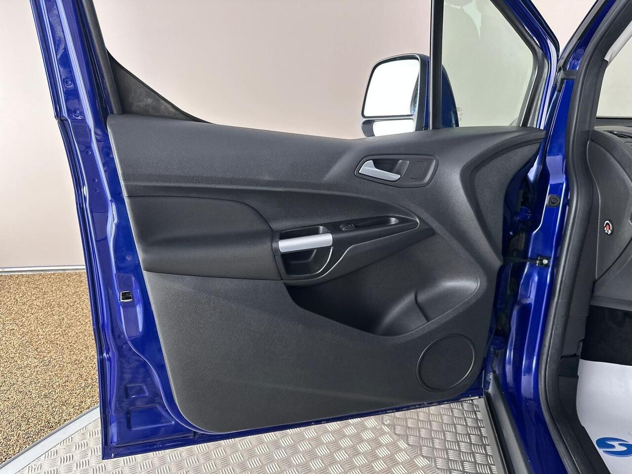 Ford Grand Tourneo Connect PF66OHX