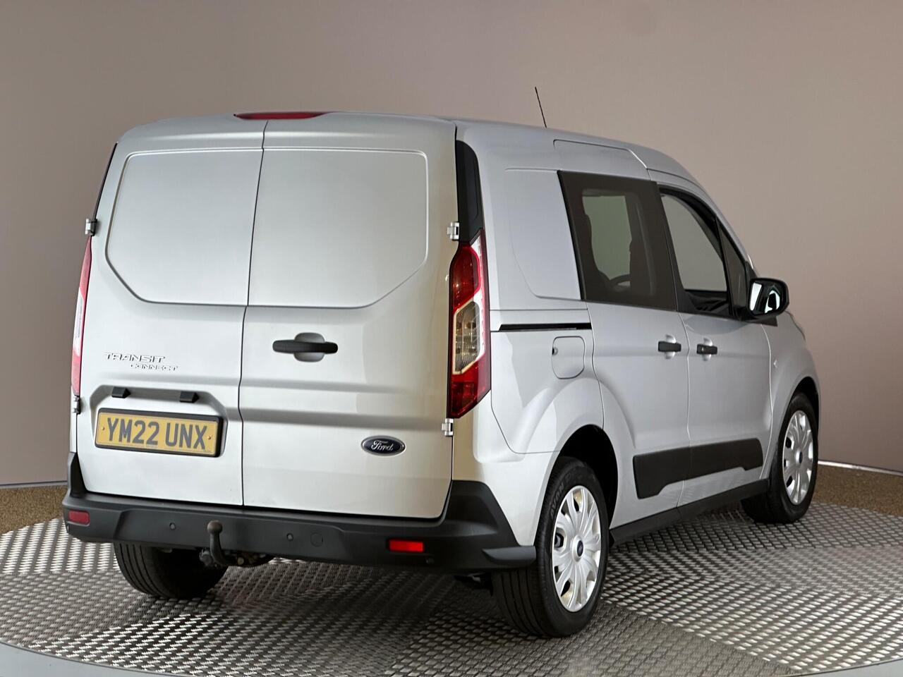 Ford Transit Connect YM22UNX