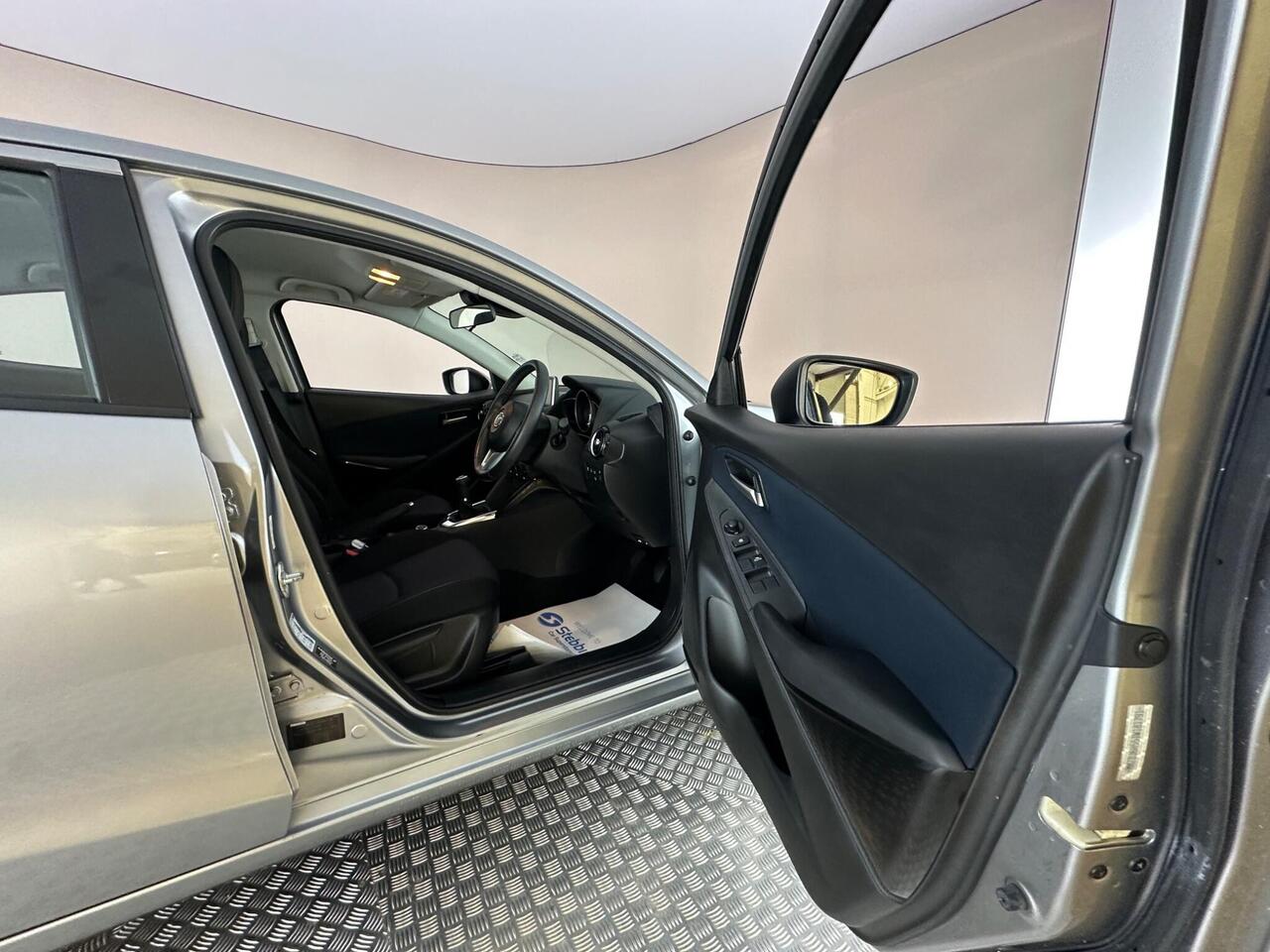 Mazda Mazda2 AV17RWZ
