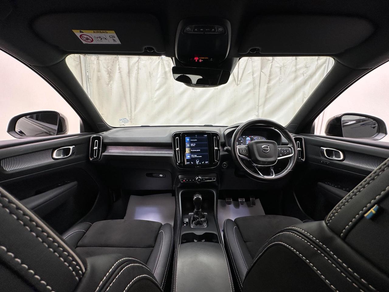 Volvo XC40 YM70MTZ