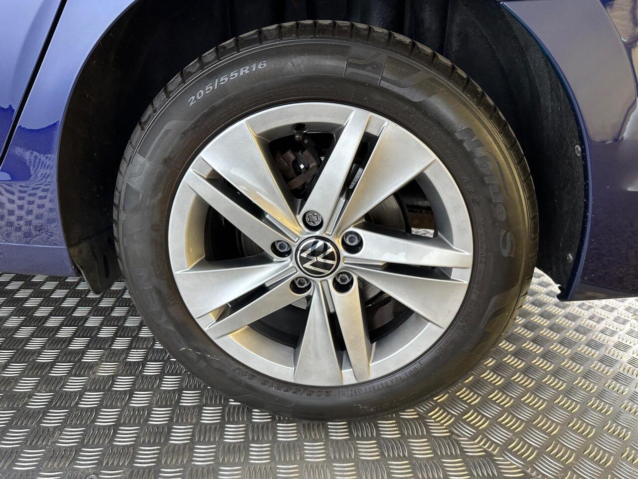 Volkswagen Golf BF72LUE
