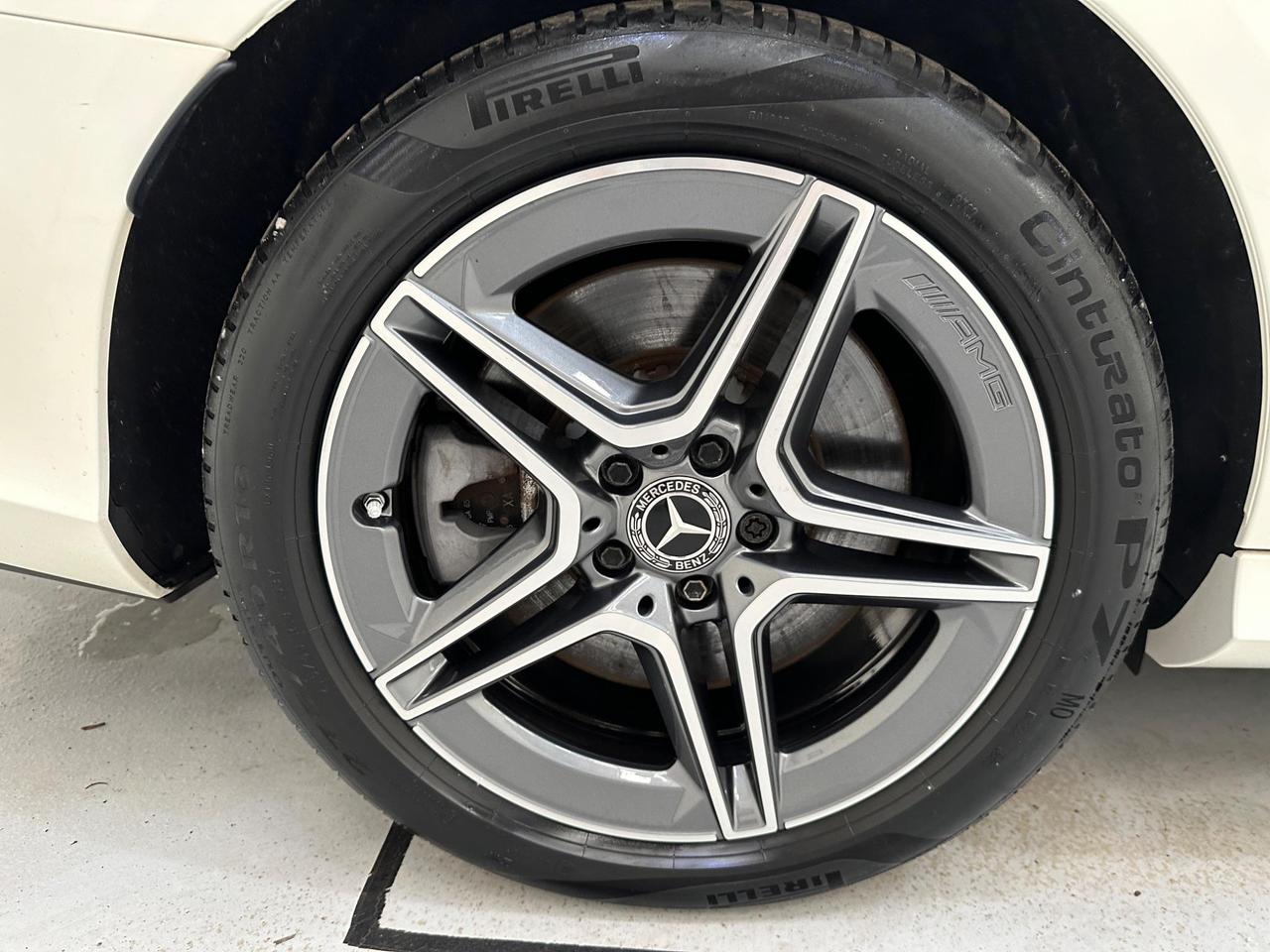 Mercedes-Benz E Class LO70NUB