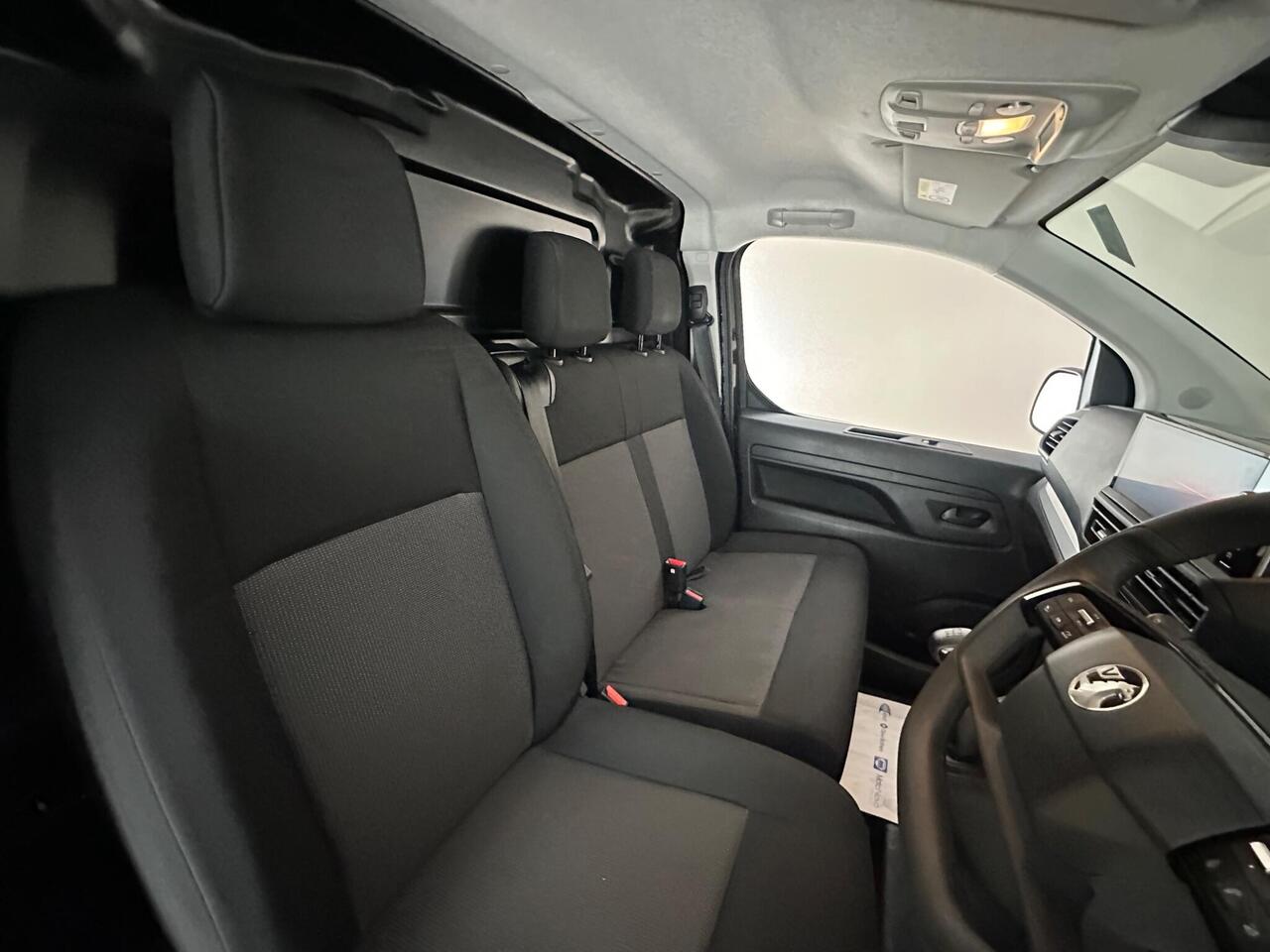 Vauxhall Vivaro DS74OKU