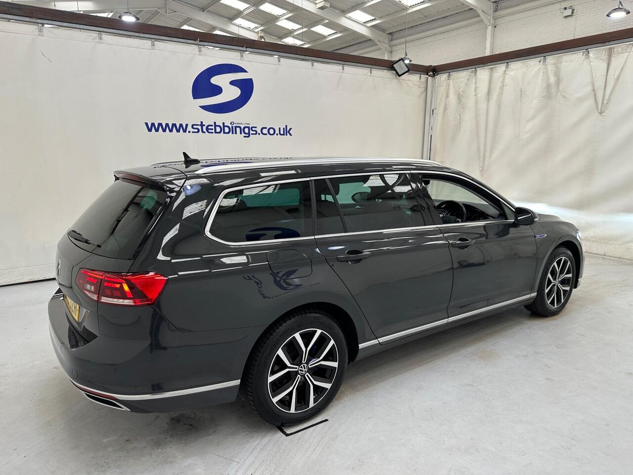 Volkswagen Passat YE70UZH