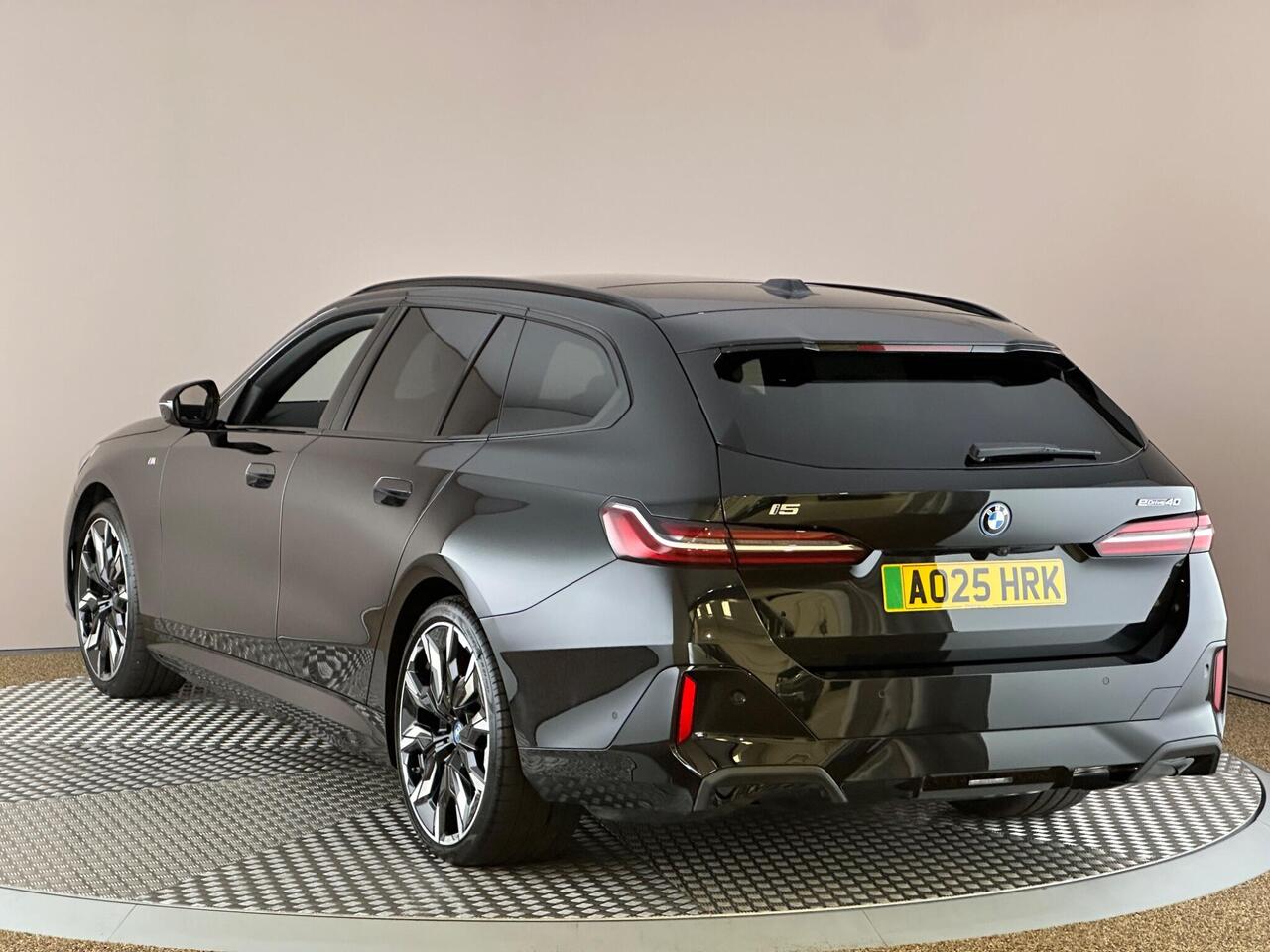BMW i5 AO25HRK