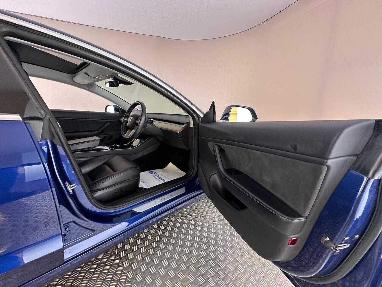 Tesla Model 3 GJ69FKO