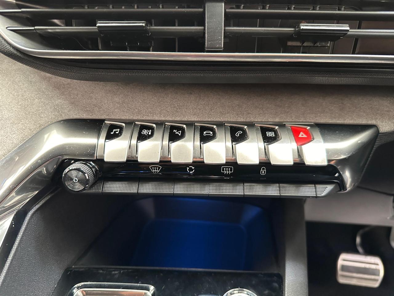 Peugeot 5008 SB71YGH