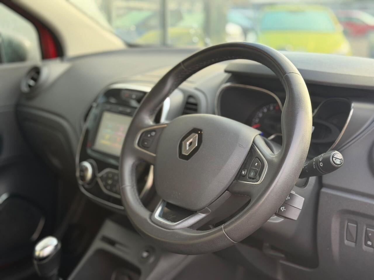 Renault Captur GM18TGJ