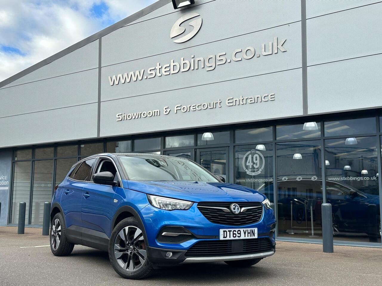Vauxhall Grandland X DT69YHN