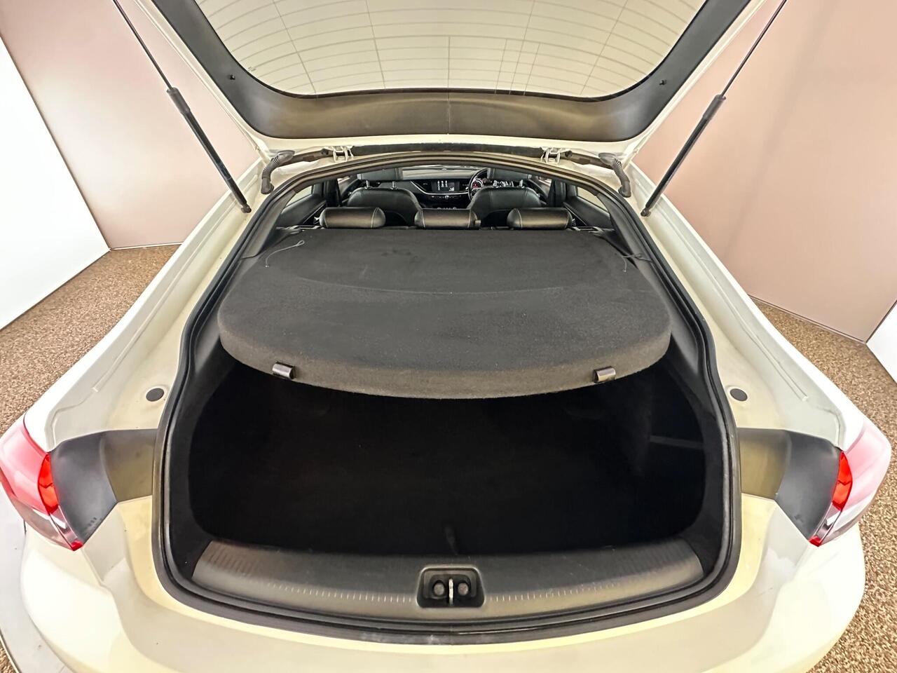 Vauxhall Insignia DS19CWU