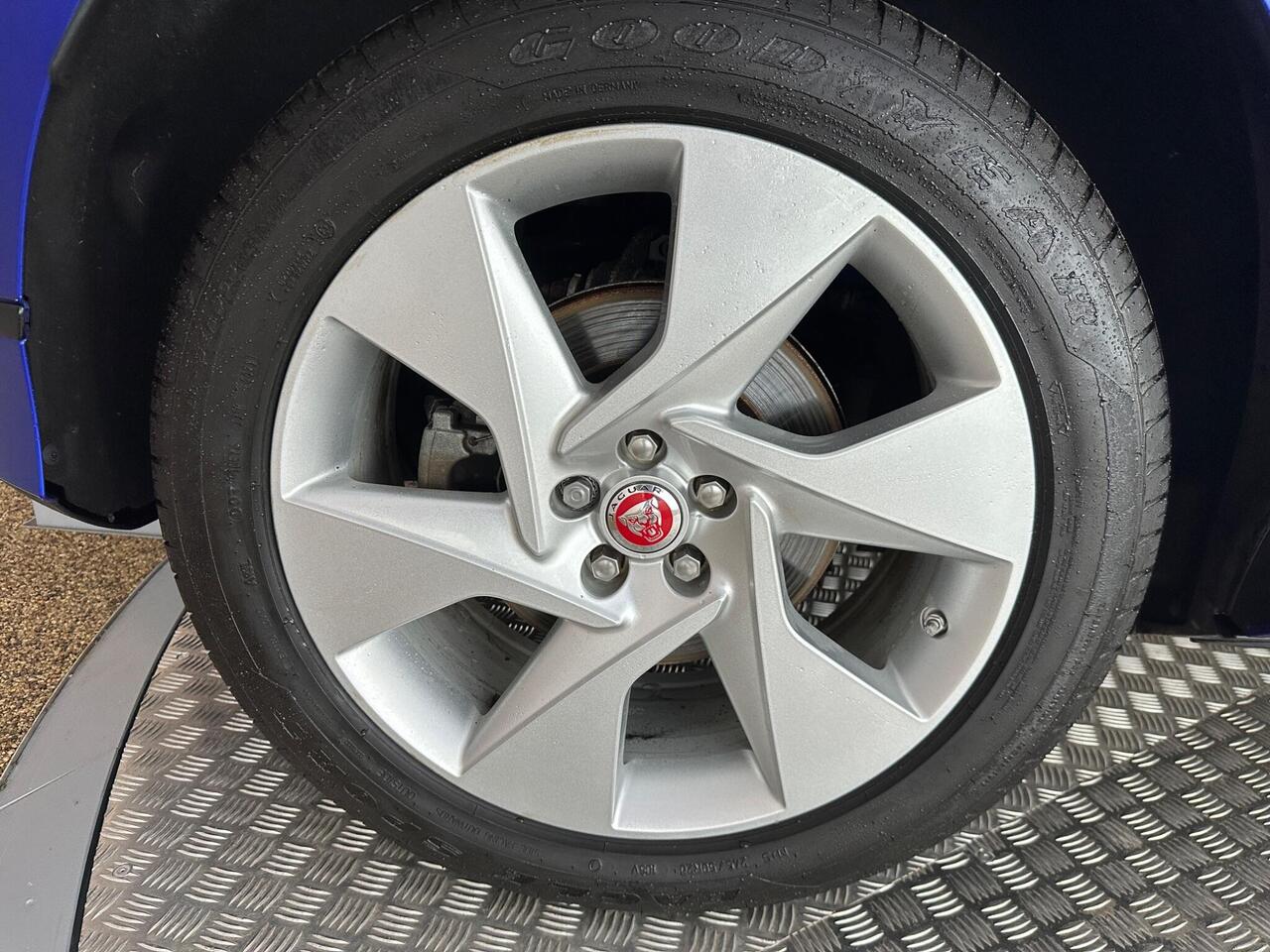 Jaguar I-PACE OE69KTP