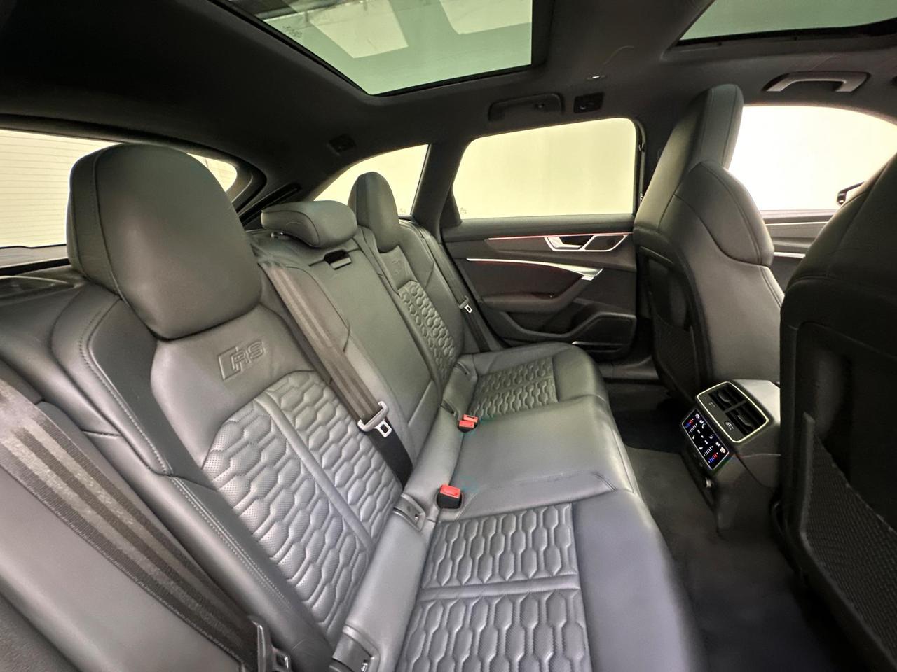 Audi RS6 Avant WU71CXE
