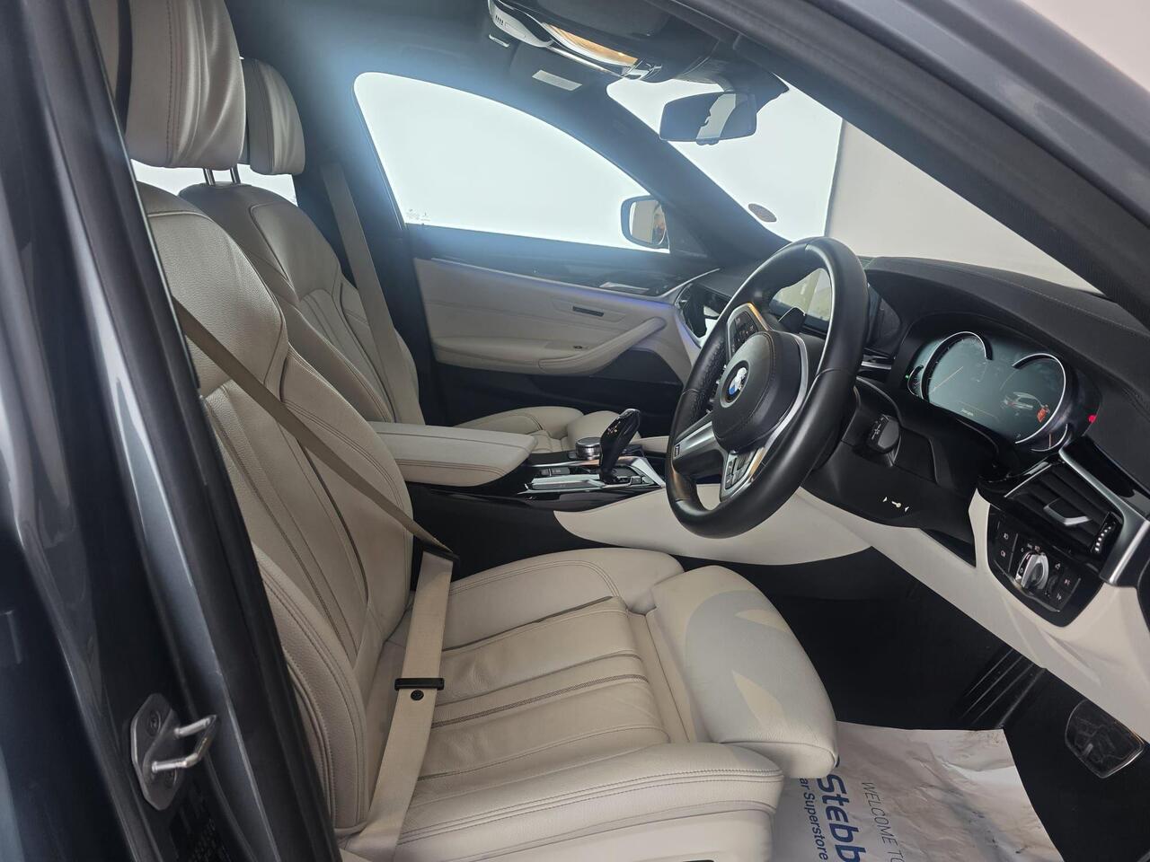 BMW 5 Series YK18JUW