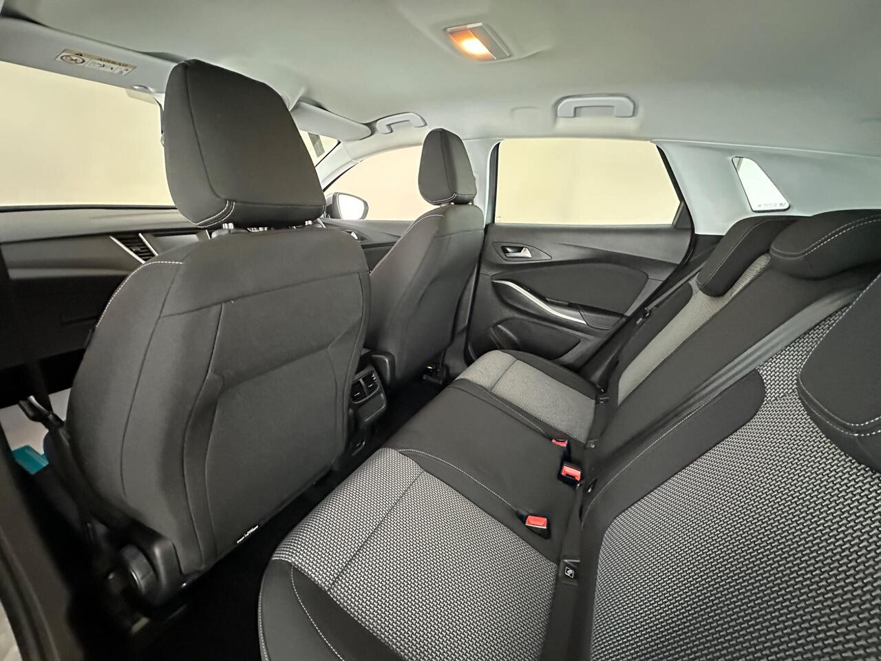 Vauxhall Grandland X SK68DMY