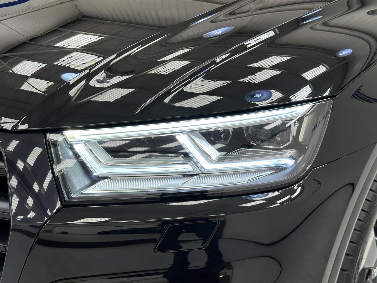 Audi Q5 WF69XDN