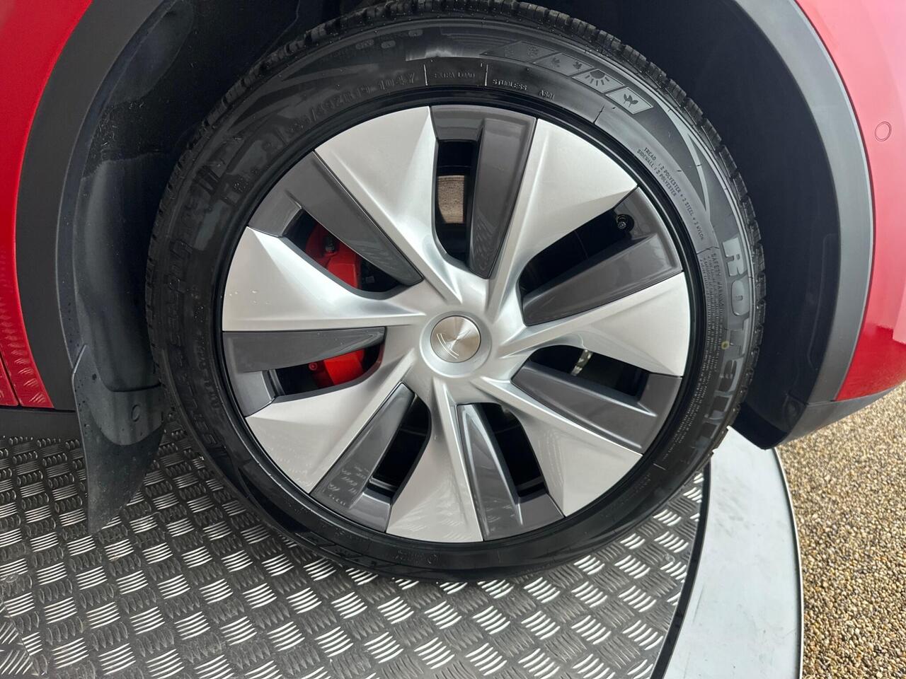 Tesla Model Y LB22LCT