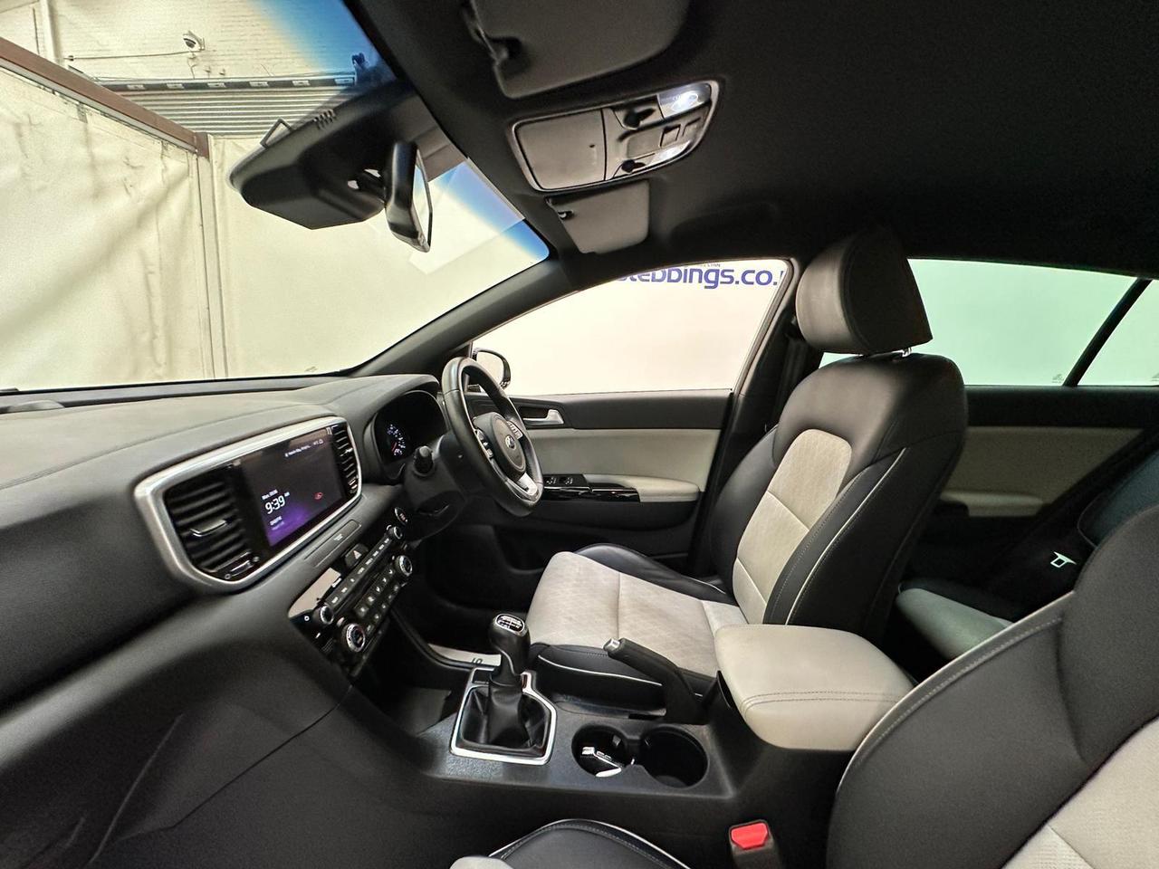 Kia Sportage AJ70VWM