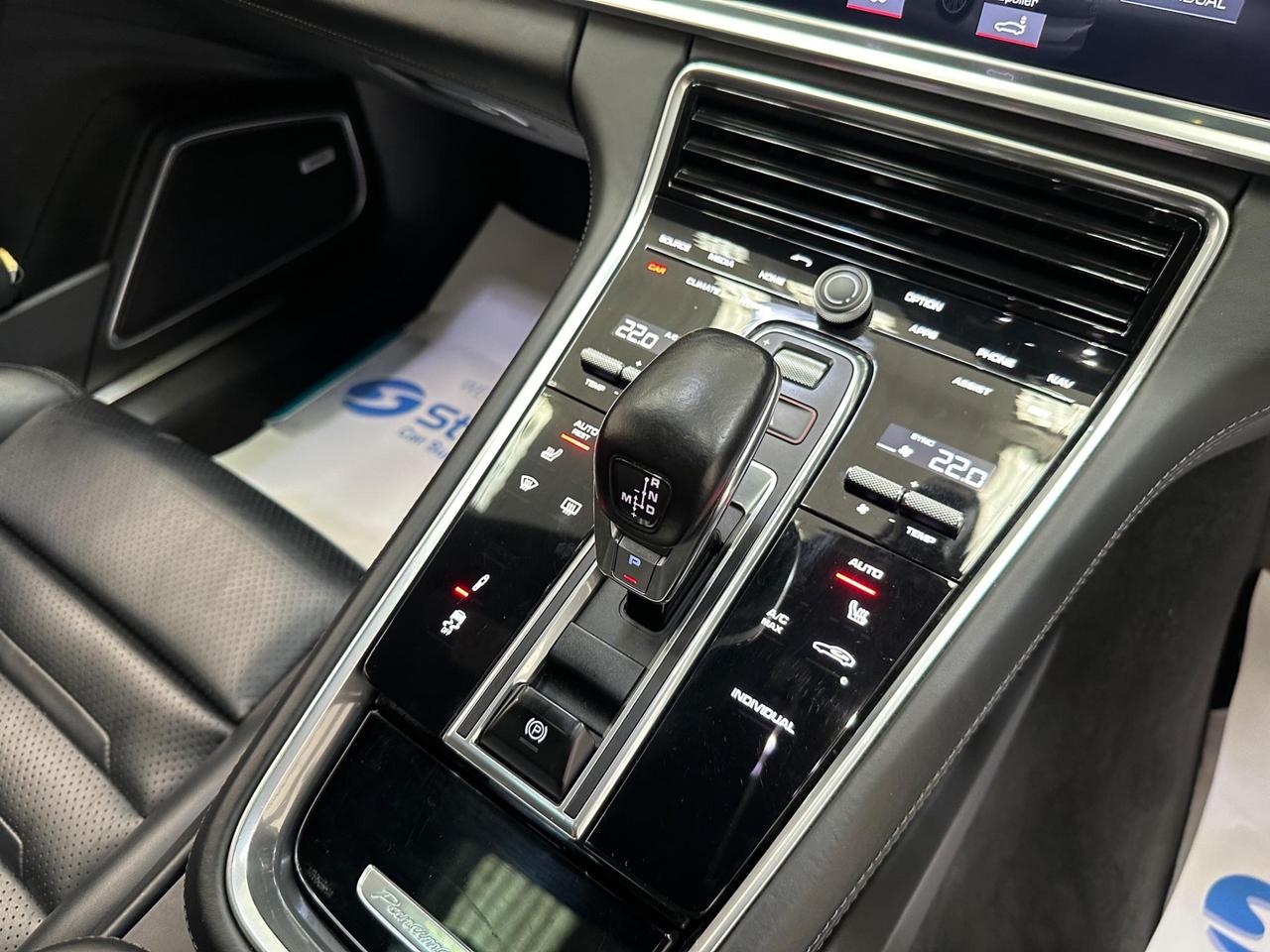 Porsche Panamera LN69UYK