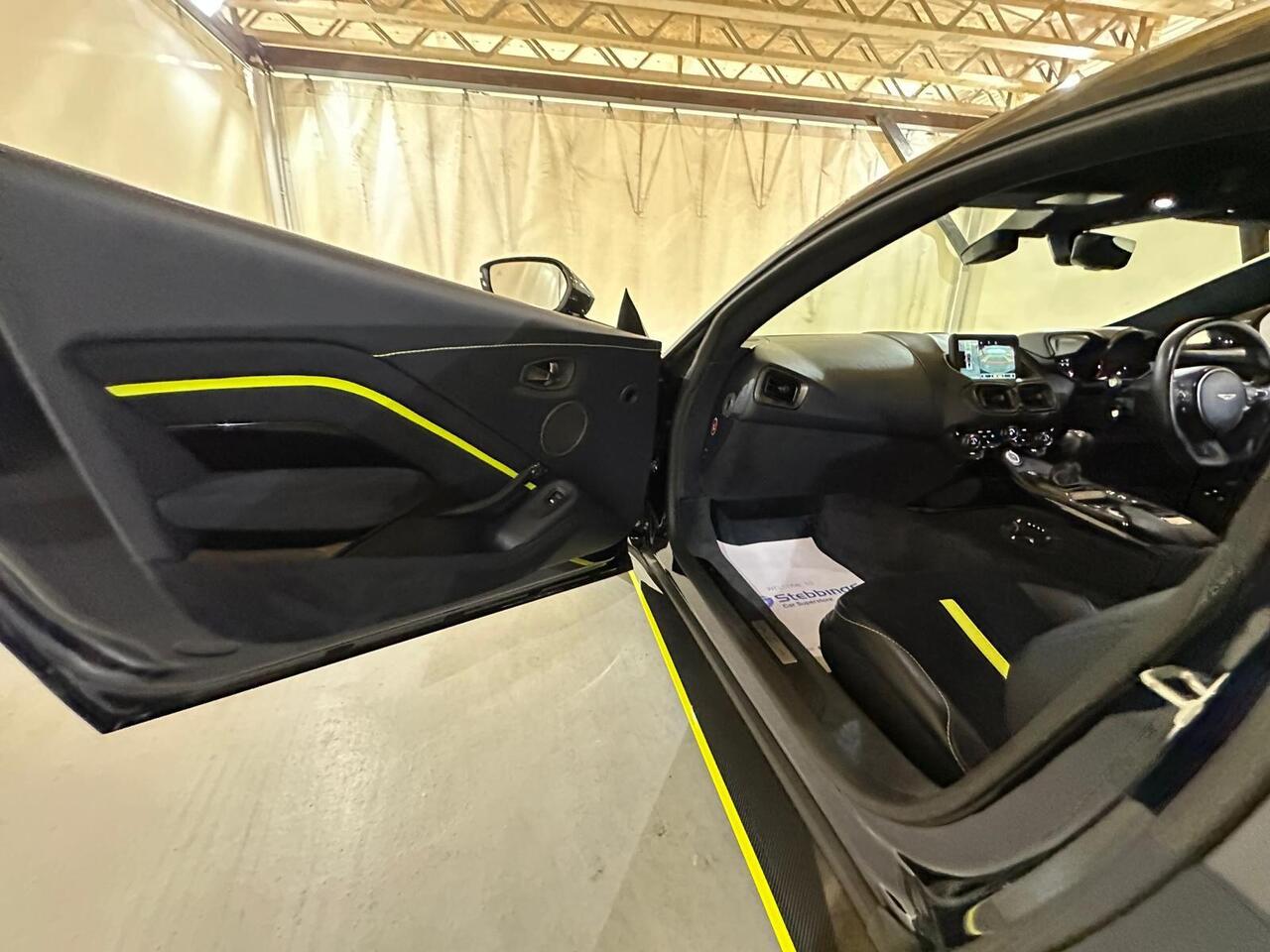 Aston Martin Vantage MV20UZG