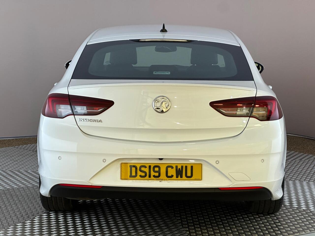 Vauxhall Insignia DS19CWU