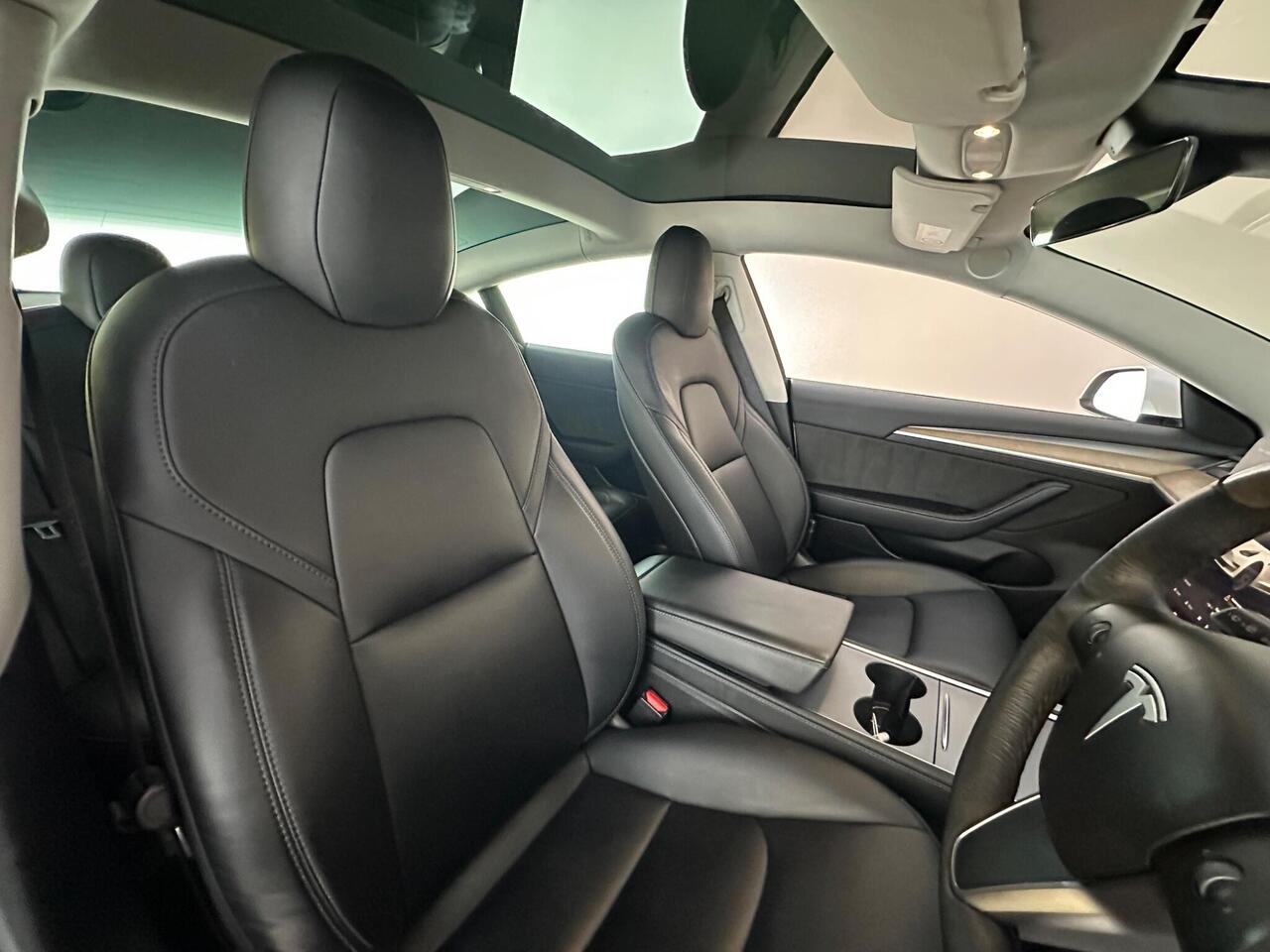 Tesla Model 3 AF72VPX