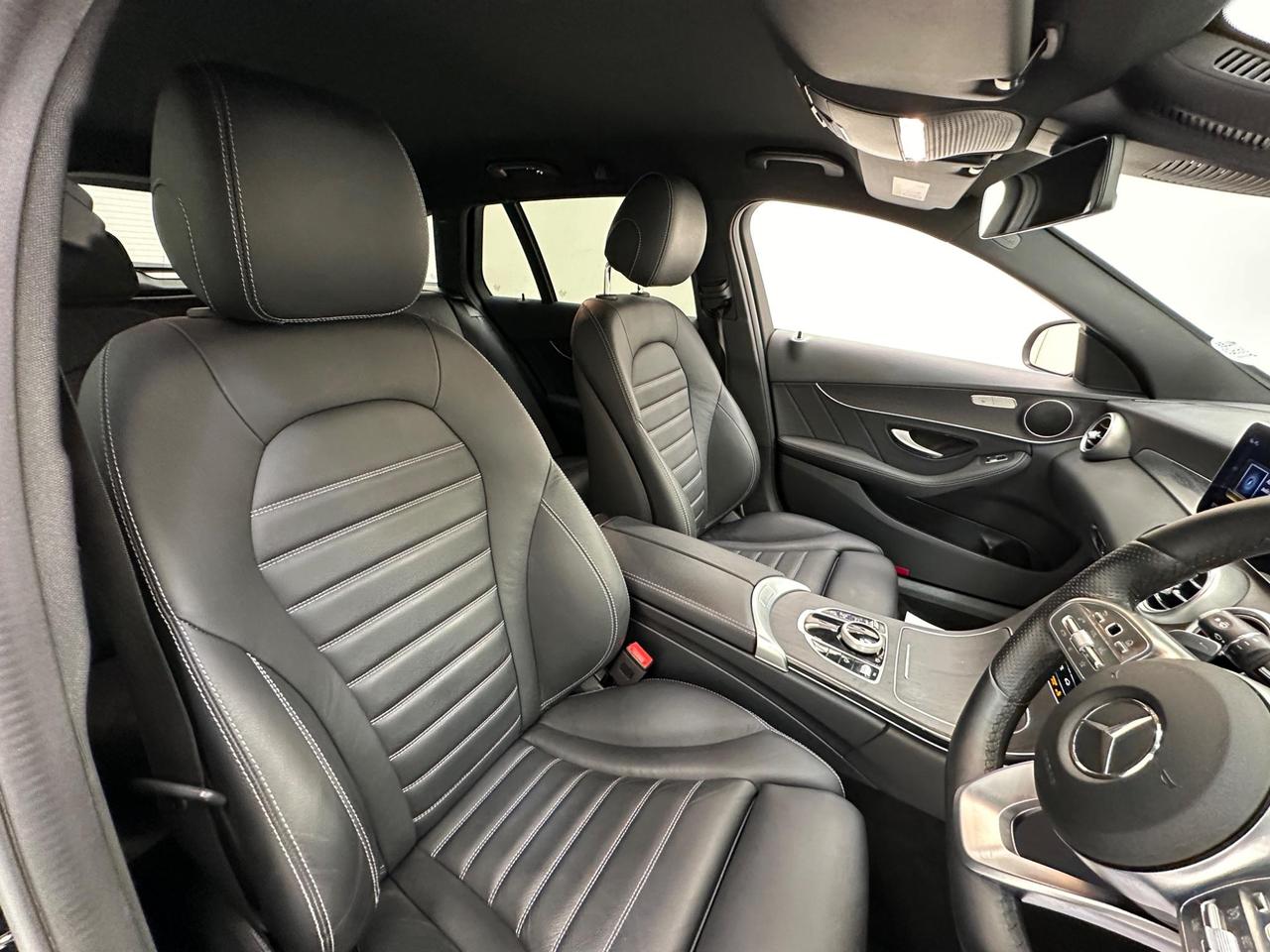 Mercedes-Benz C Class LL21YLW