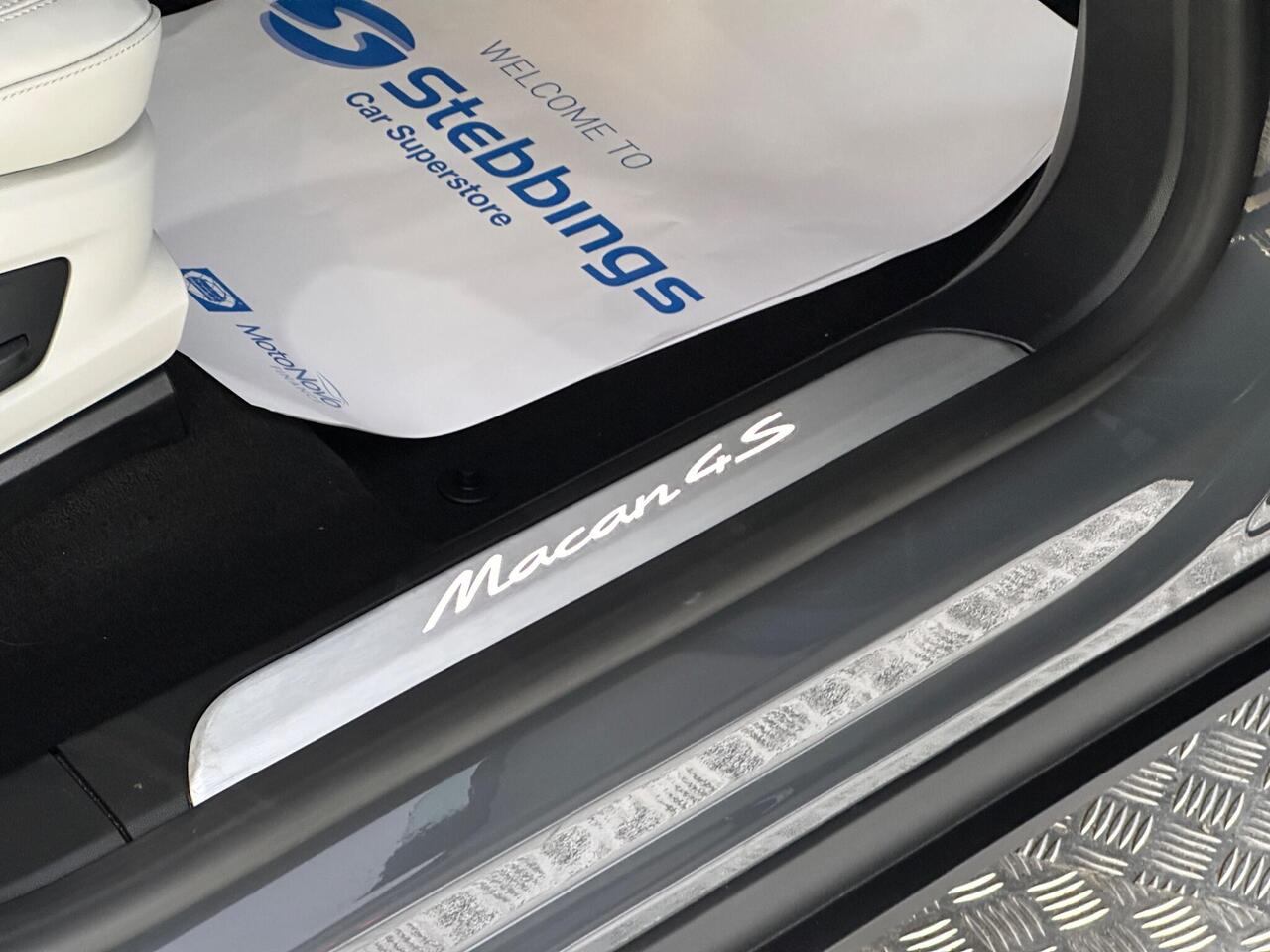 Porsche Macan AK74OLX