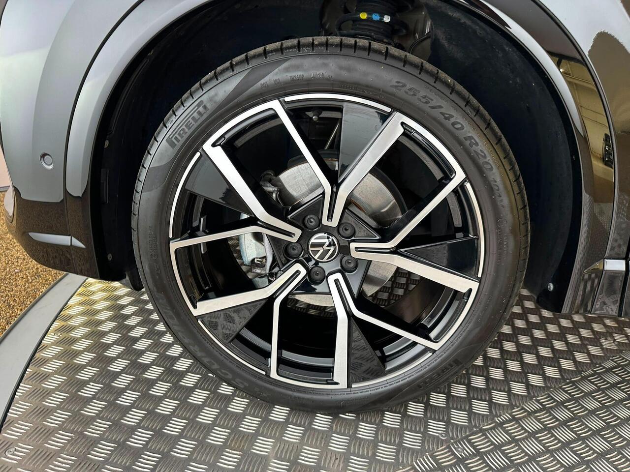 Volkswagen Tiguan KO74HFK
