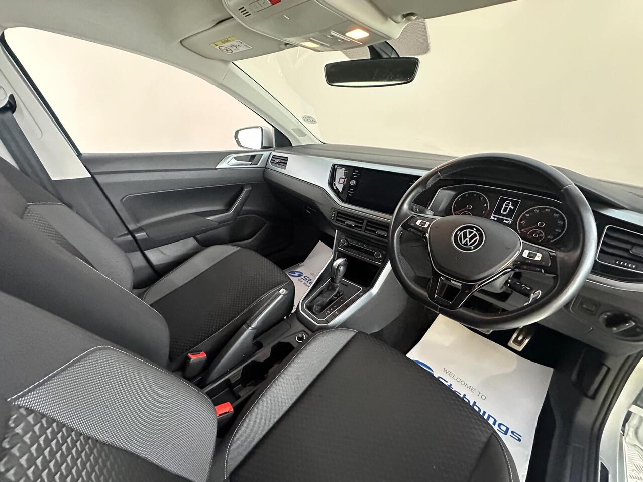 Volkswagen Polo BJ71UYU