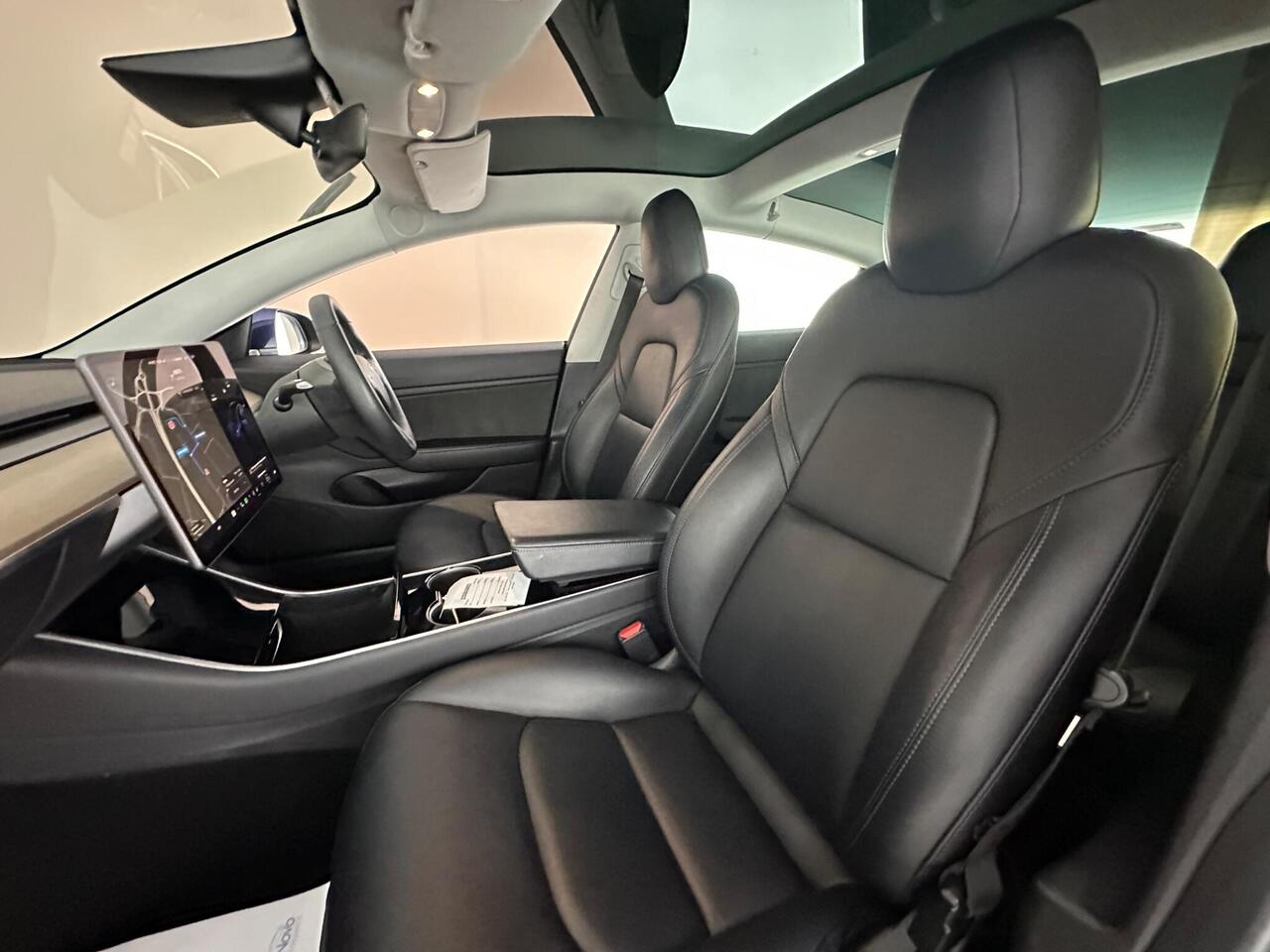 Tesla Model 3 GJ69FKO