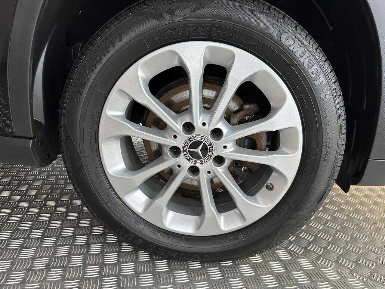 Mercedes-Benz GLA SR68KBZ