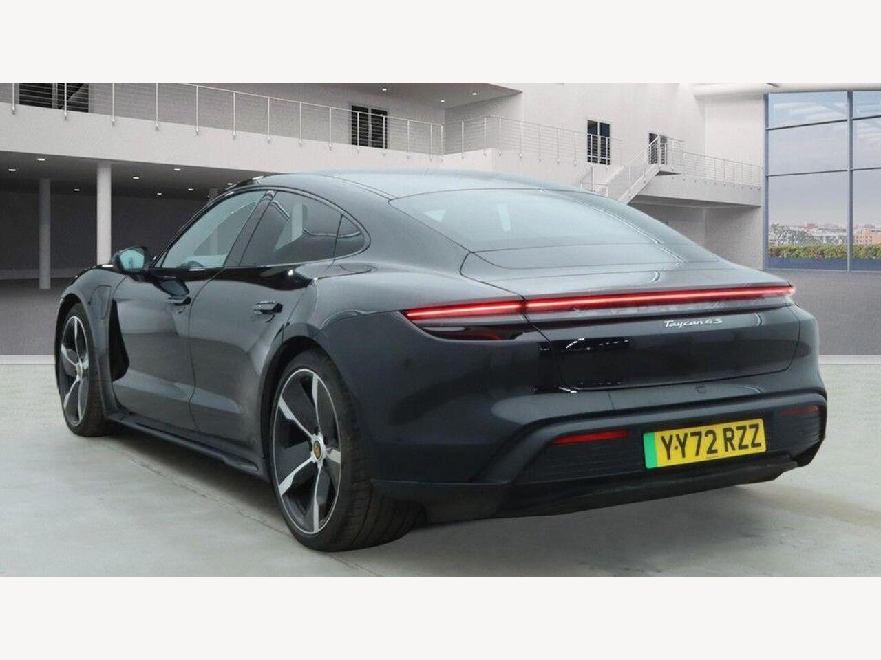 Porsche Taycan YY72RZZ