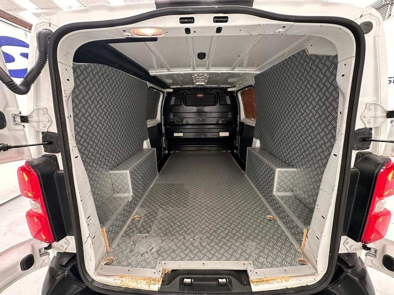 Vauxhall Vivaro DT70GHH