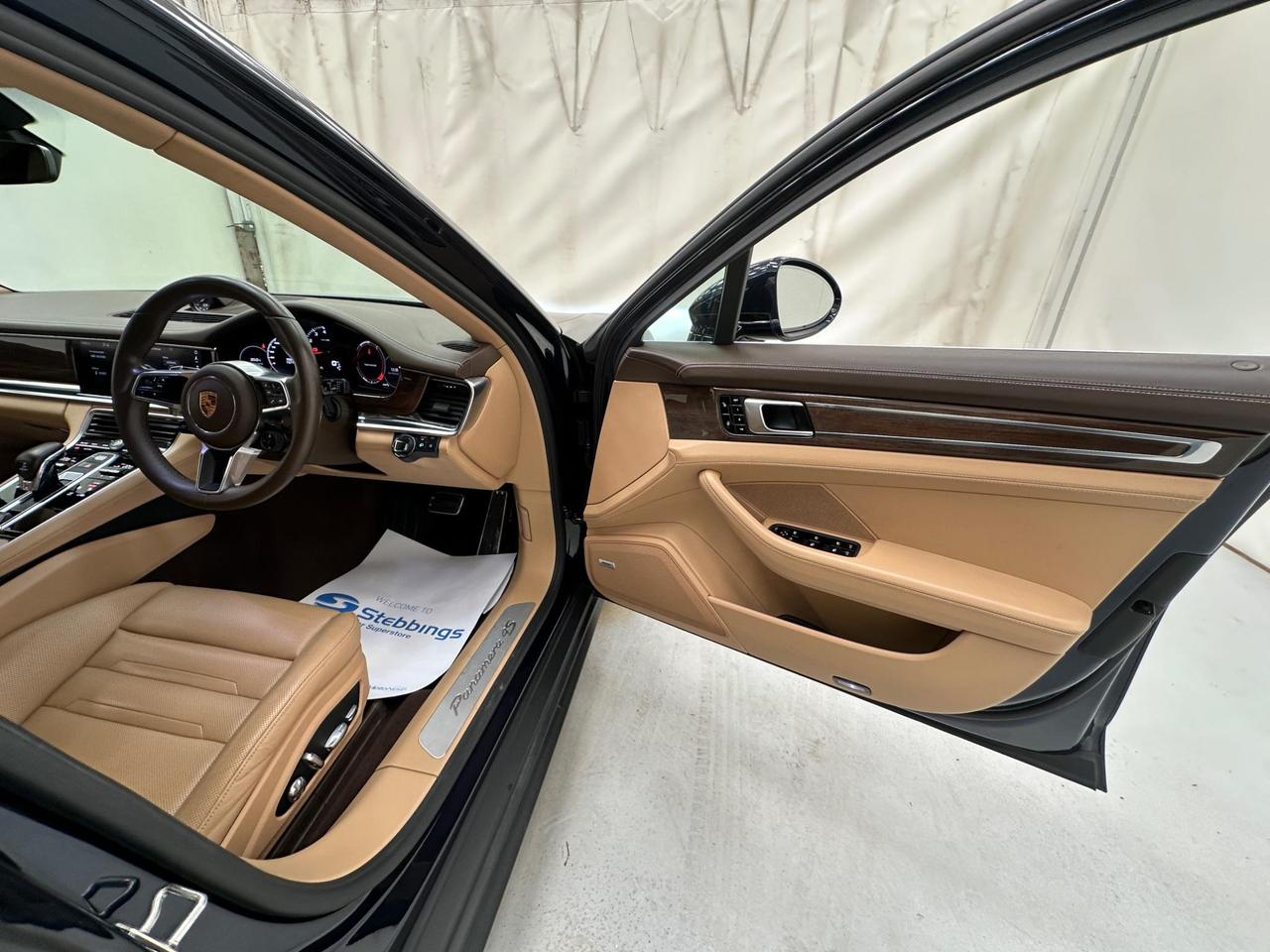 Porsche Panamera LA17VFV