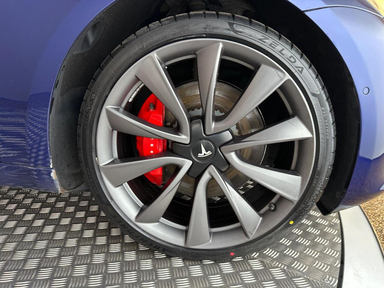 Tesla Model 3 YB69TZT