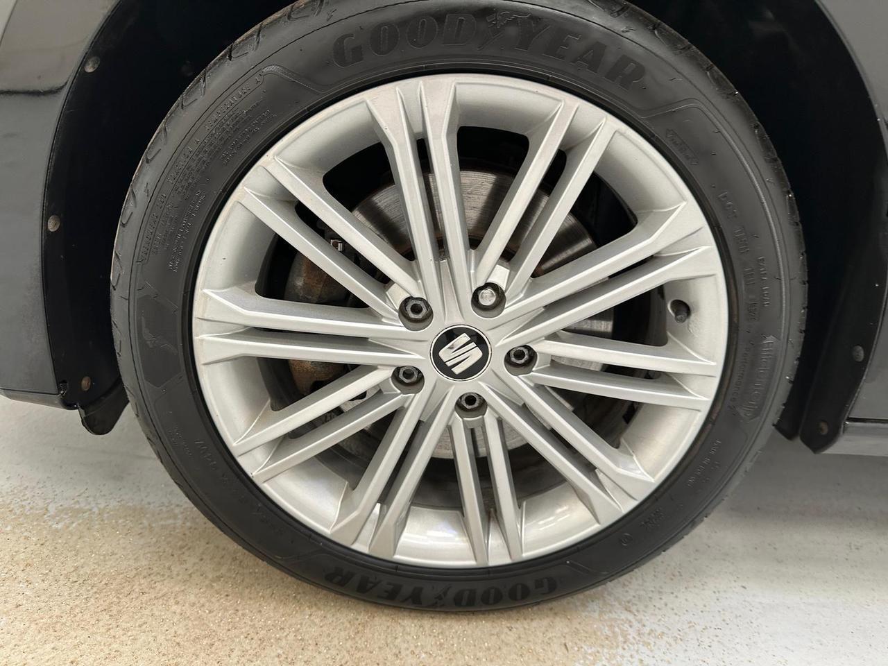 SEAT Leon YL17UVC