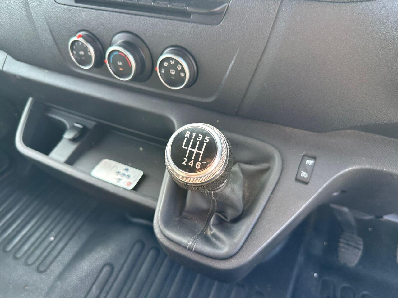 Nissan NV400 NX21HRO