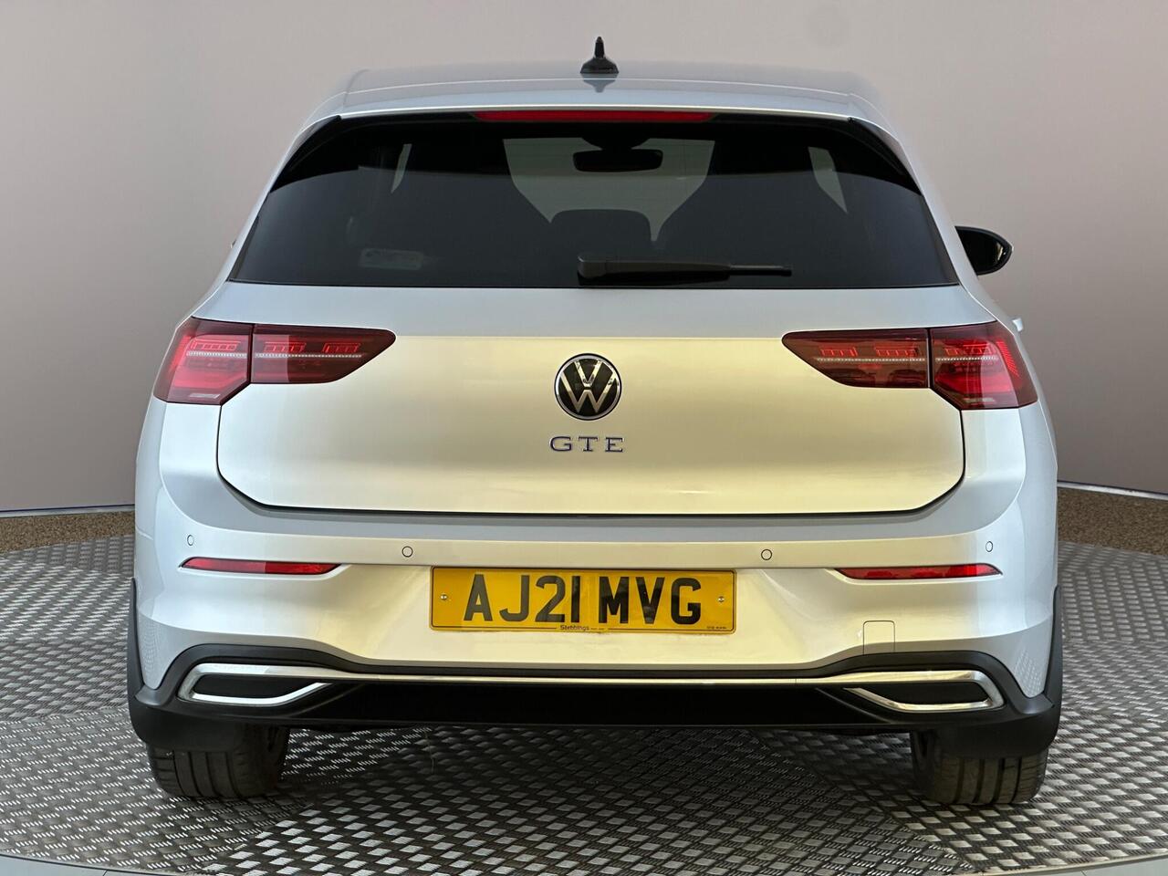 Volkswagen Golf AJ21MVG