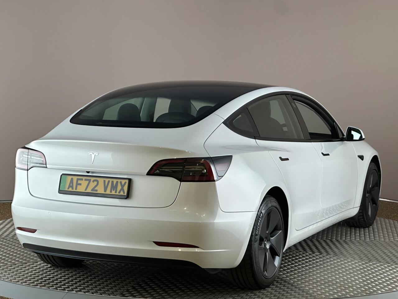 Tesla Model 3 AF72VMX