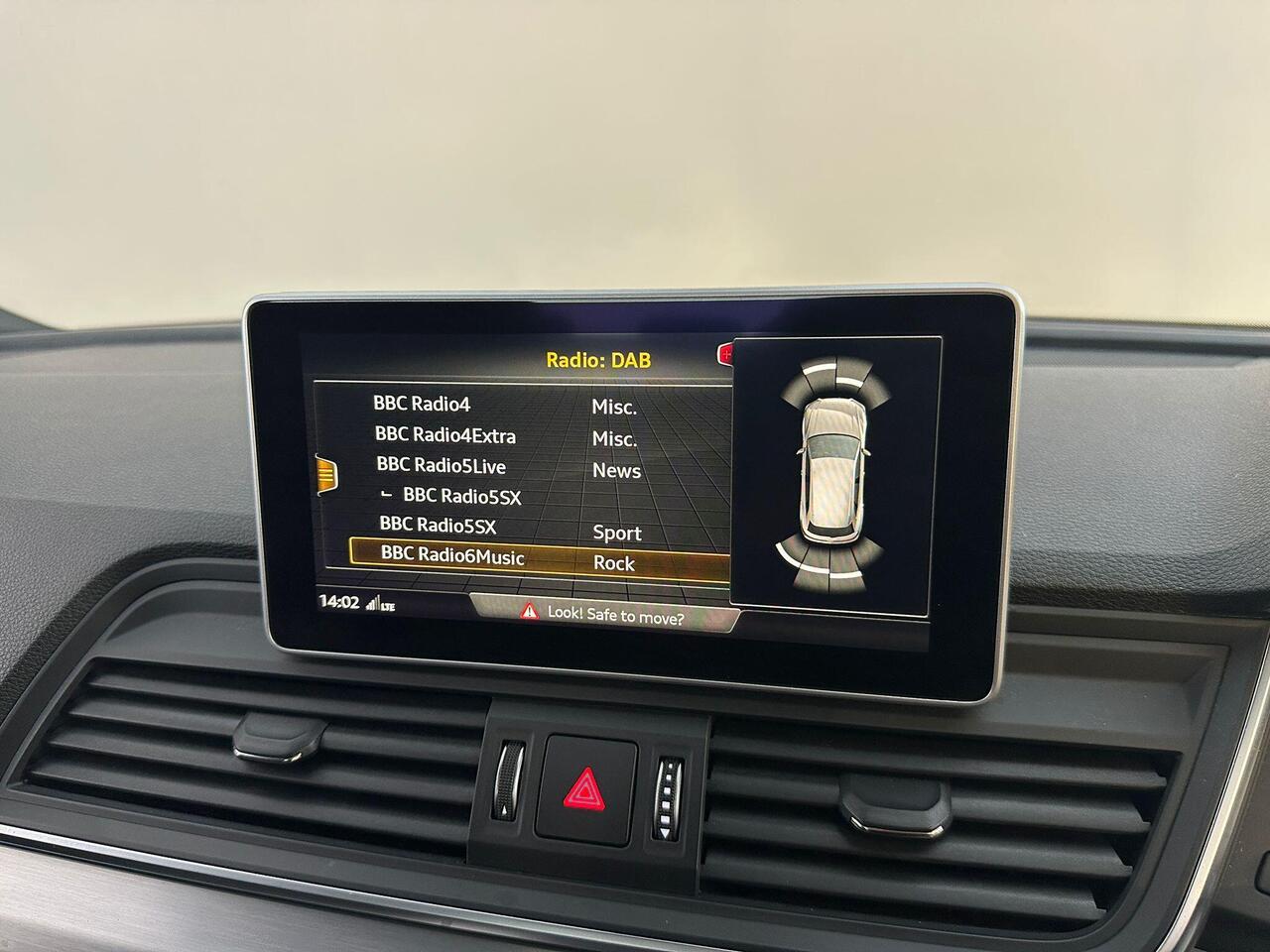 Audi SQ5 AE19UUX