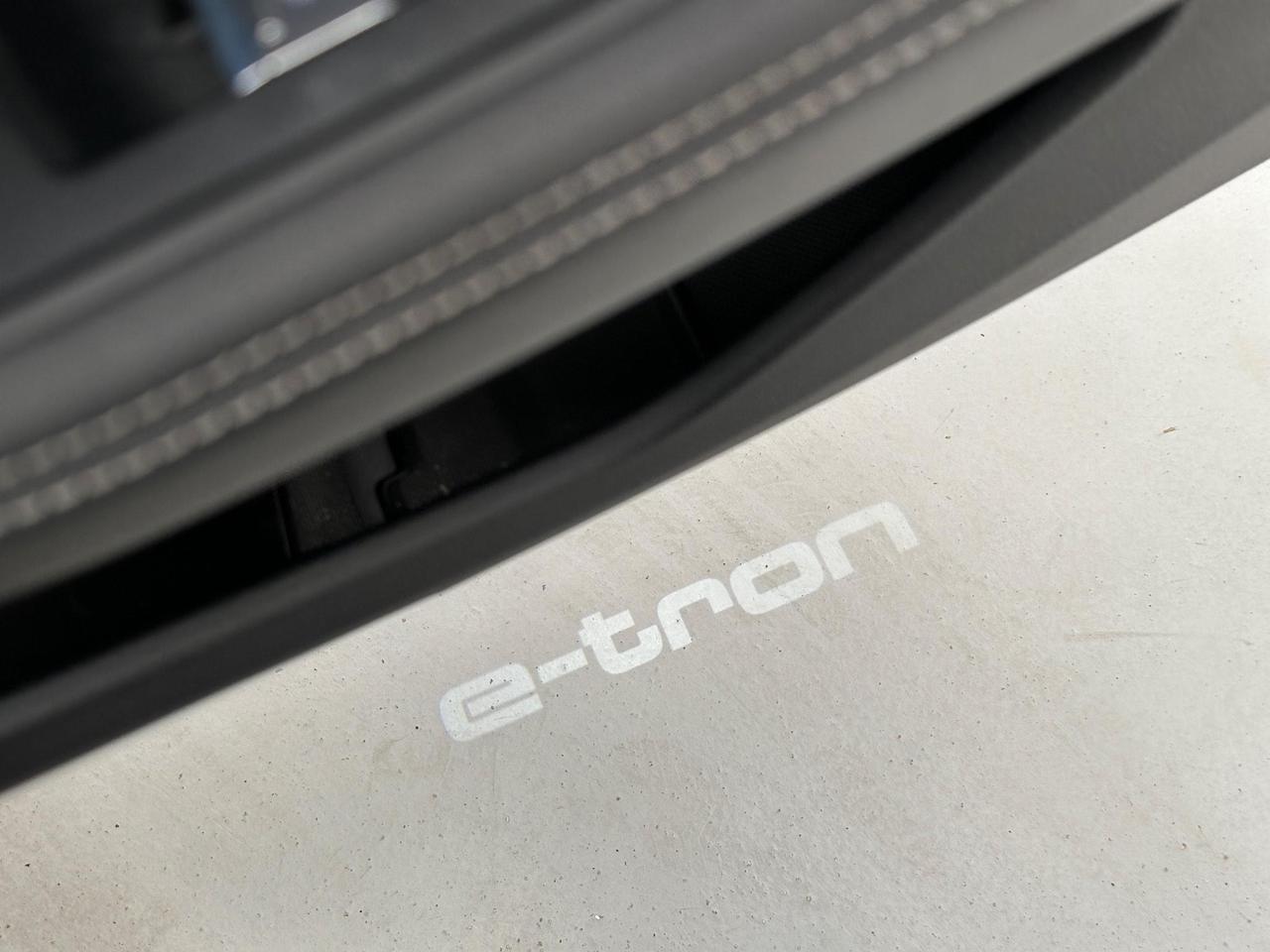 Audi e-tron S OE71FNV