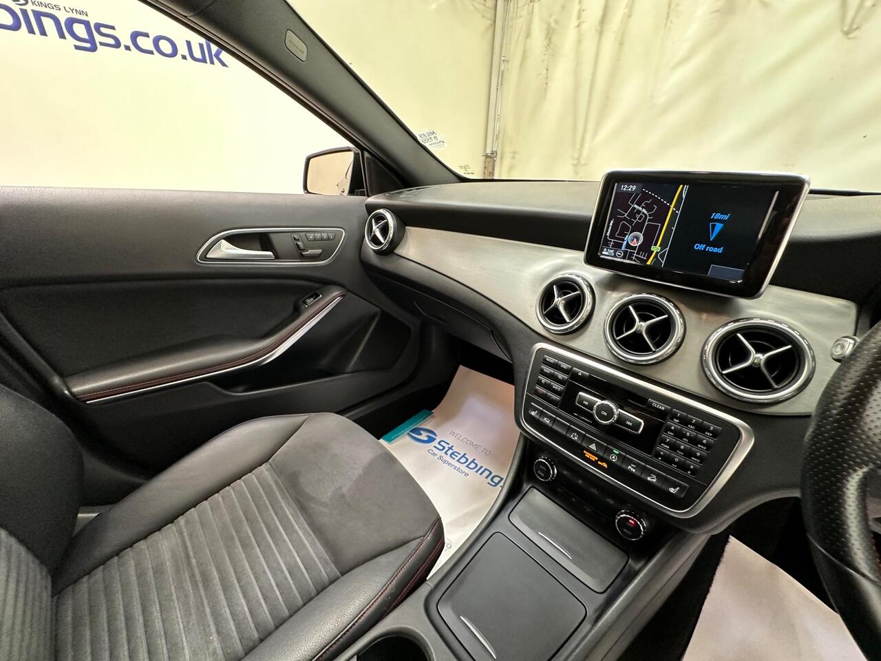 Mercedes-Benz GLA EY15HRN