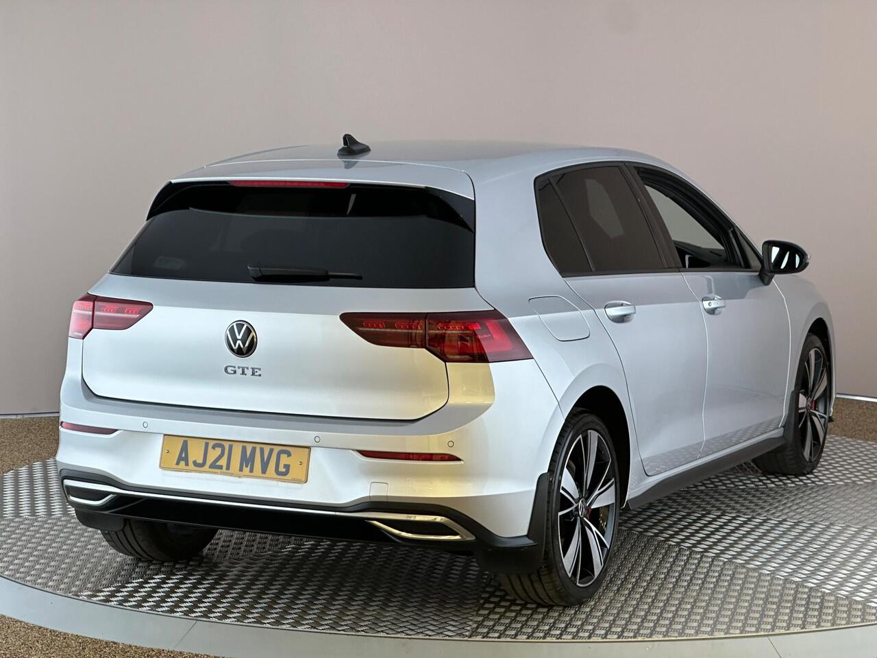 Volkswagen Golf AJ21MVG