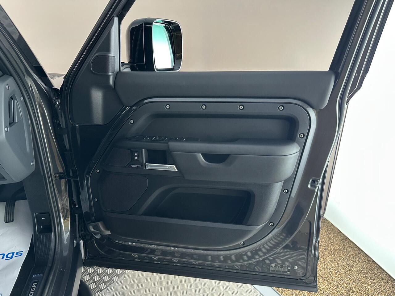 Land Rover Defender 110 KW74MTU