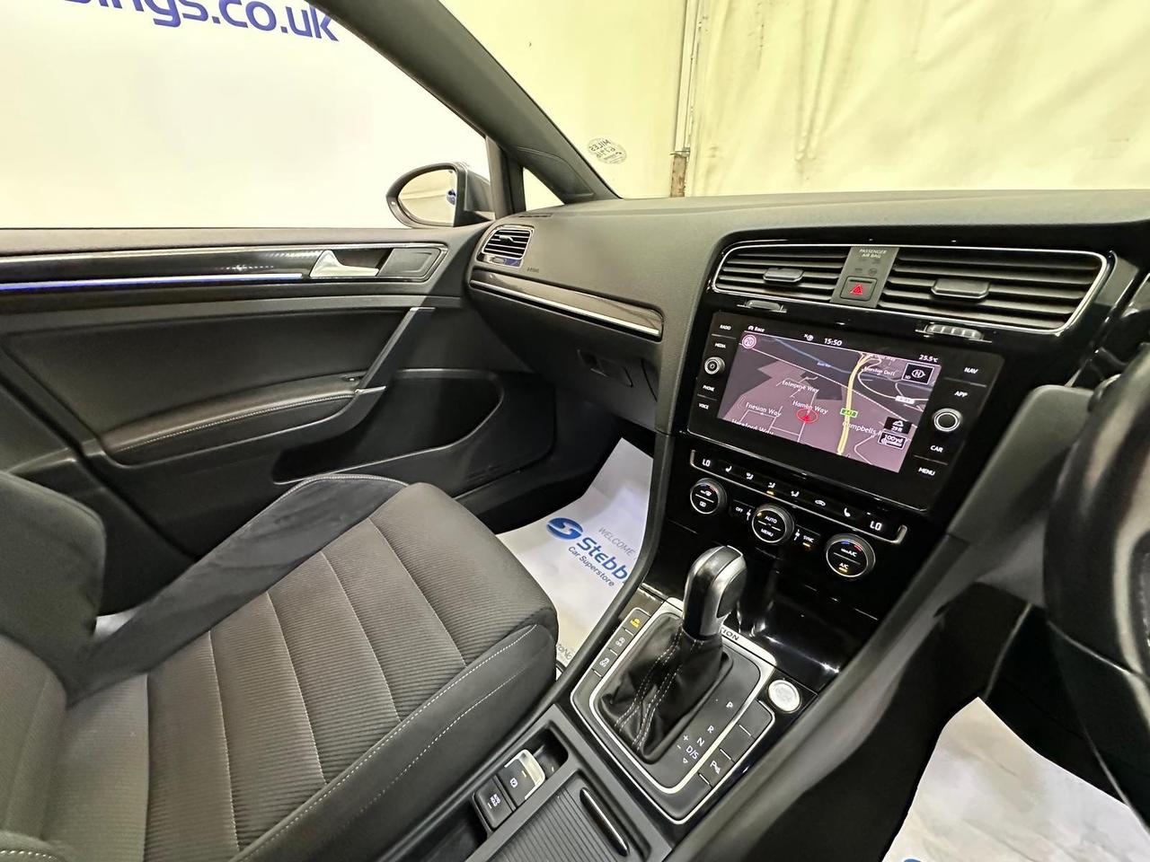Volkswagen Golf YE70AZG