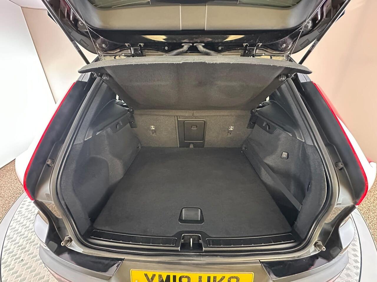 Volvo XC40 YW19UKO