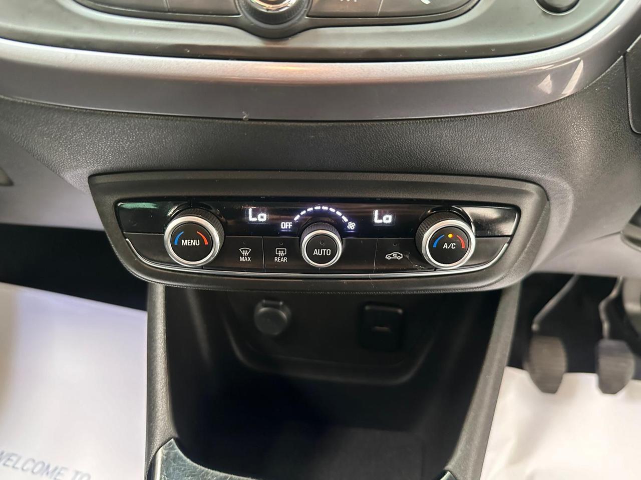 Vauxhall Crossland X AU69DFD
