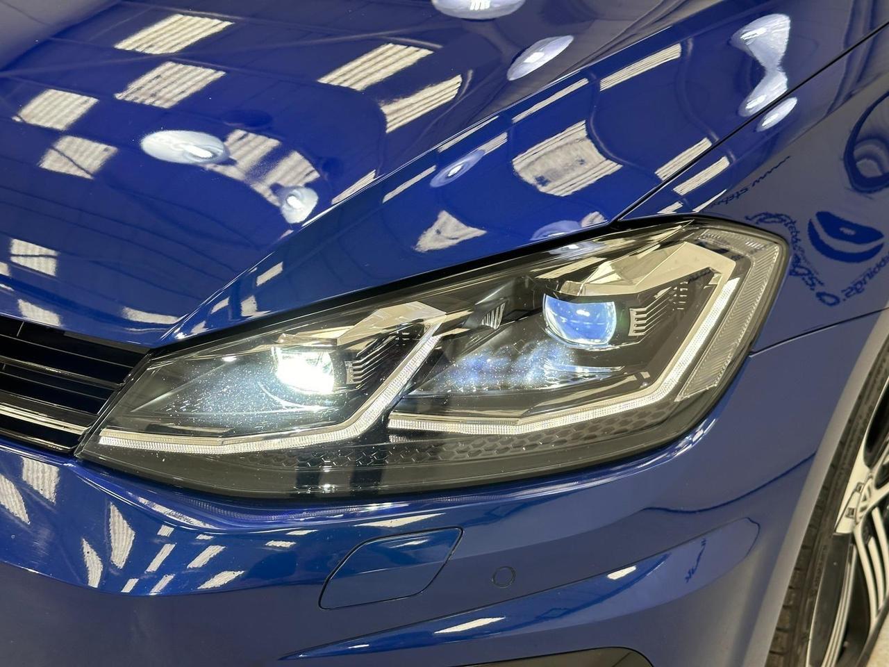 Volkswagen Golf YE70AZG